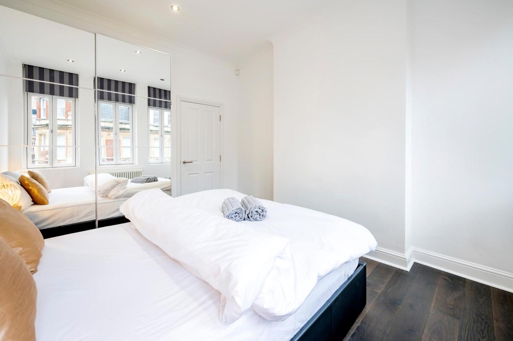 Apartment High End Two Bedroom Apartment, Covent Garden London